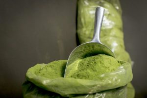 green kratom powder